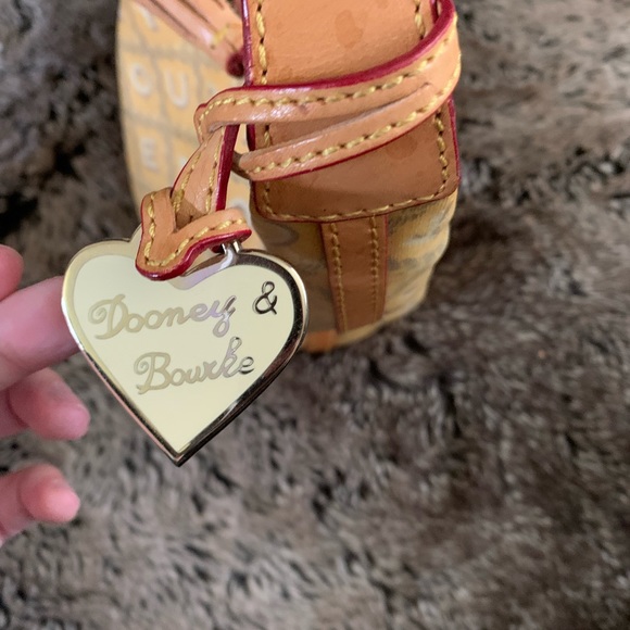 Dooney & Bourke yellow Y2K purse - Picture 3 of 9